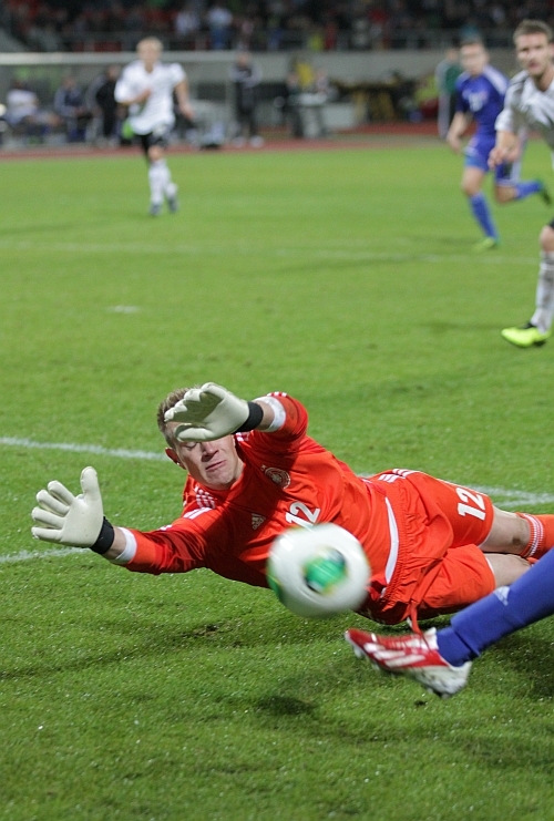 Ter Stegen rettet gerade noch...