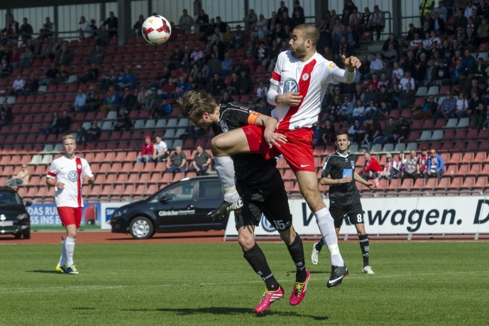 KSV Hessen - SSV Ulm 1846 Fussball: Adli Lachheb, Steffen Dieck