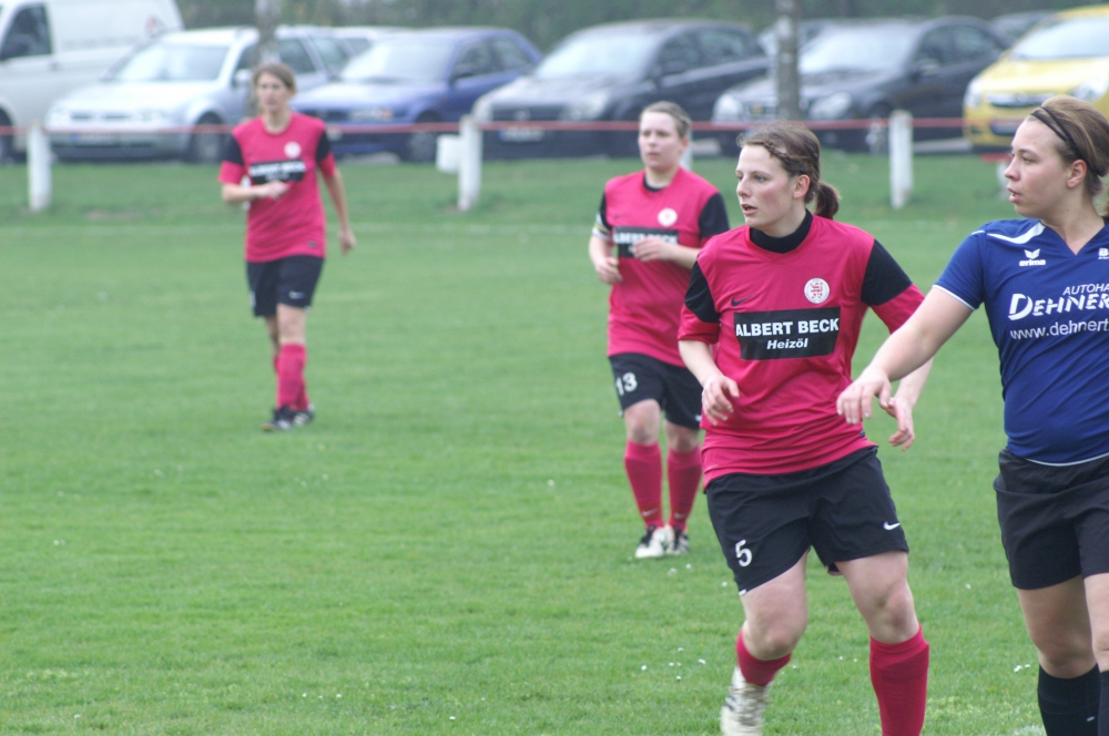 SG Anraff/Giflitz/Fried. - KSV Hessen Kassel Frauen: Jasmin Glißner (im Vordergrund)