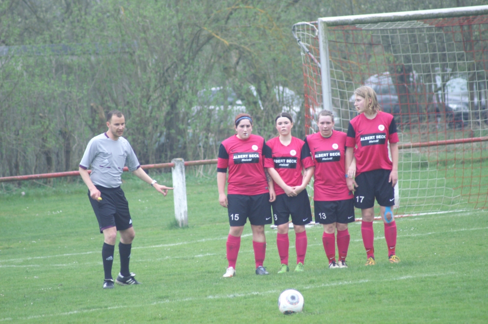 SG Anraff/Giflitz/Fried. - KSV Hessen Kassel Frauen: Kasseler Mauer