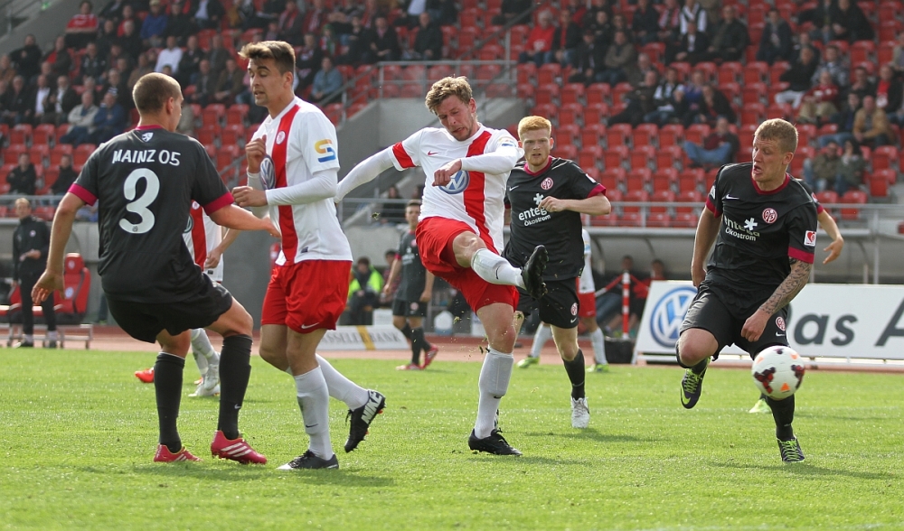 Sebastian Schmeer erzielt das 1:0