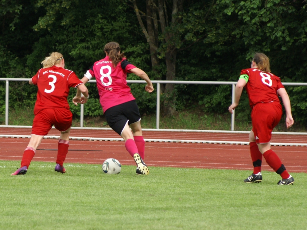 DFC Allendorf/Eder - KSV Hessen Frauen: Janina Thür im gegnerischen Strafraum