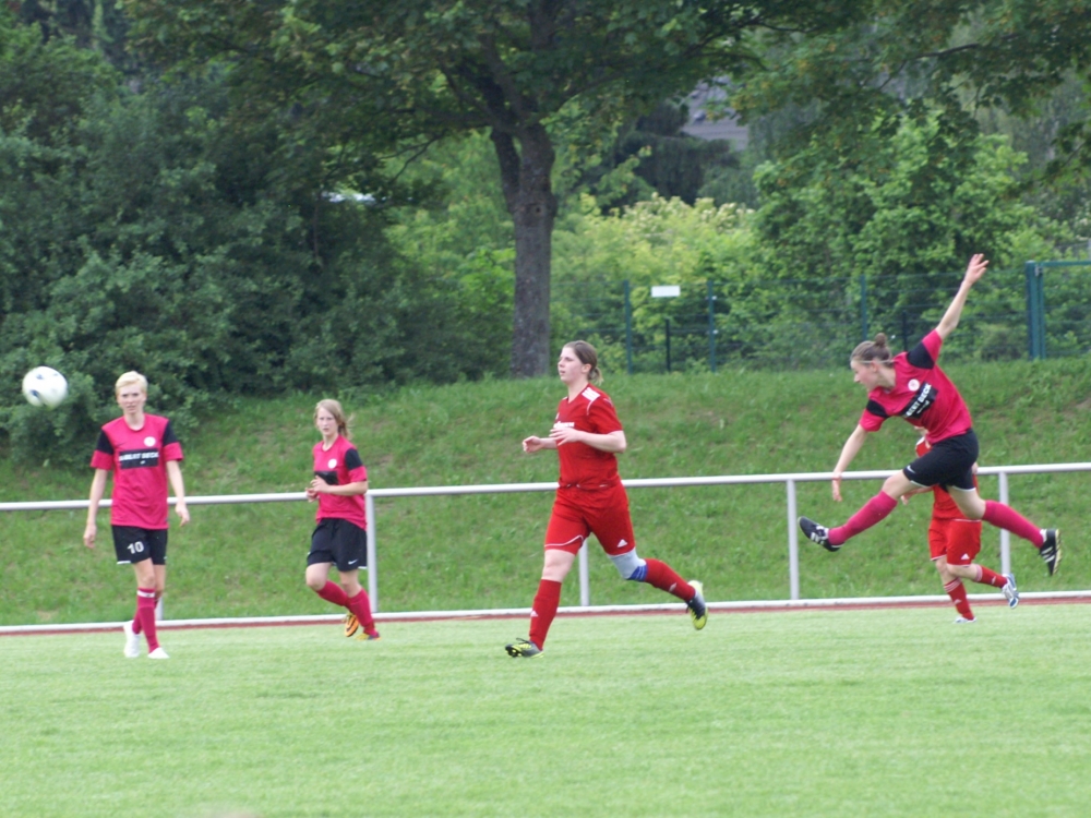 DFC Allendorf/Eder - KSV Hessen Frauen: Laura Wickerts Kunstschuss