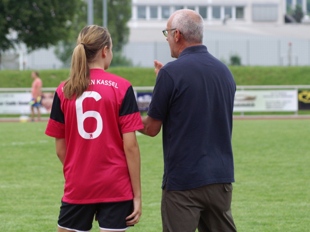 DFC Allendorf/Eder - KSV Hessen Frauen: Carlos Serrano mit Alicia Koch