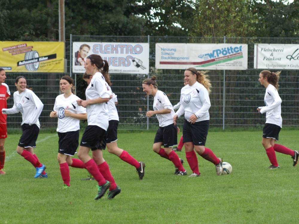 Regionalpokal: SG Hombressen/Udenhausen - KSV-Frauen: Nach dem 2:0 von Katrin Sirringhaus