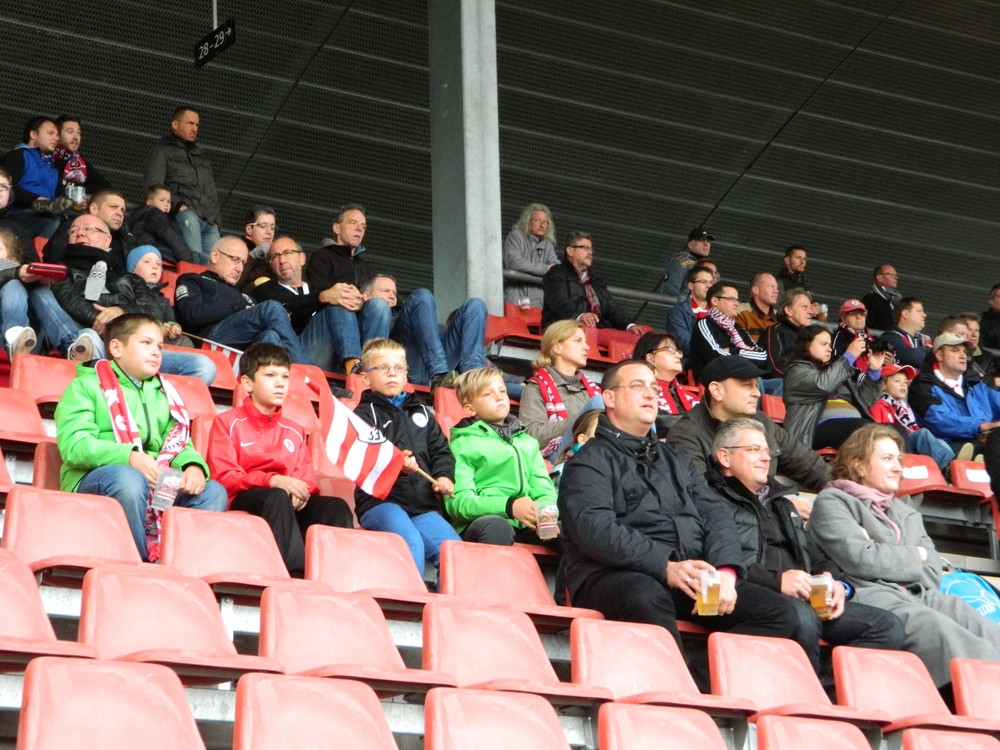 Herbstcampteilnehmer beim Heimspiel gegen Trier