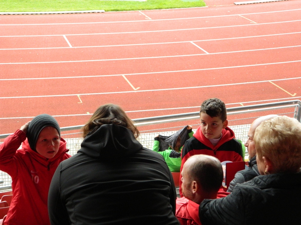 Herbstcampteilnehmer beim Heimspiel gegen Trier