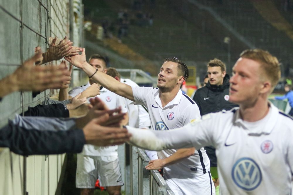 FC Saarbrücken - KSV Hessen Kassel; Endstand 0:1; im Bild v.l.n.r.:Hasan Pepic (KSV Hessen Kassel) Foto: Hedler