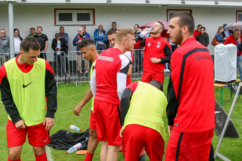 Mannschaftsvorstellung KSV Hessen Kassel auf dem Trainingsplatz am Clubhaus am 02.07.2016; für online
Foto: Hedler