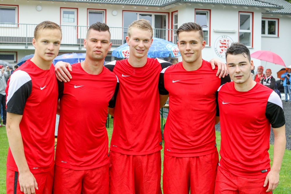 Mannschaftsvorstellung KSV Hessen Kassel auf dem Trainingsplatz am Clubhaus am 02.07.2016; für online
Foto: Hedler