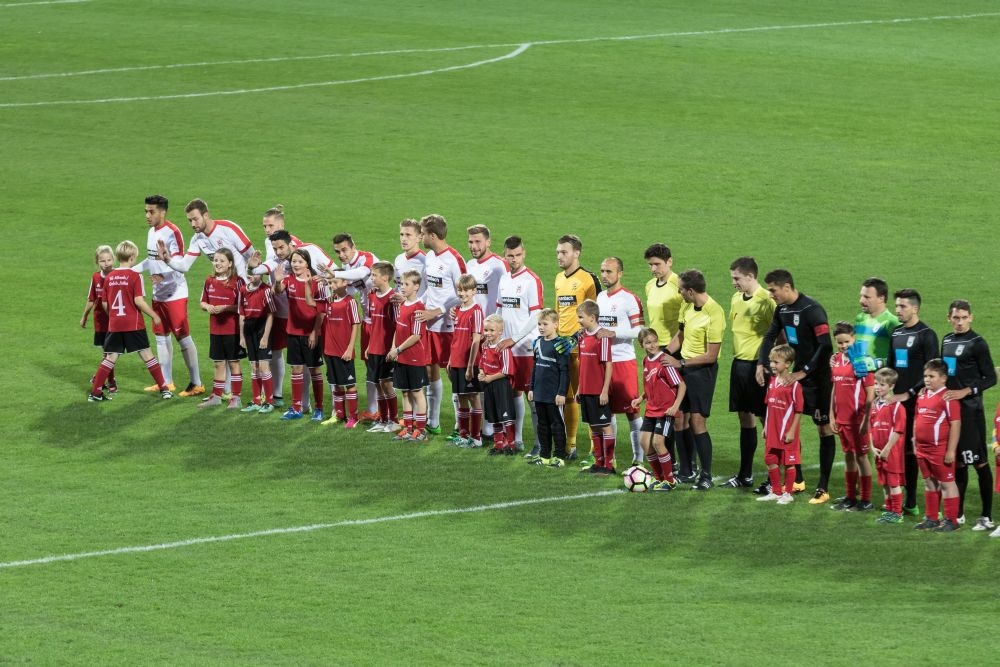 Regionalmanagement NordHessen zu Gast beim KSV Hessen Kassel im Auestadion. Foto: Heiko Meyer