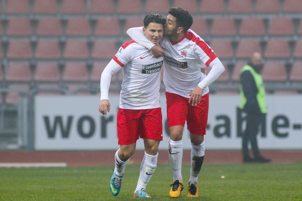 26.11.2016; Fussball; KSV Hessen Kassel - FC Nöttingen; im Bild: Jubel nach dem 2:2: Rolf Sattorov (KSV Hessen Kassel), Yassine Khadraoui (KSV Hessen Kassel) 
Foto: Hedler