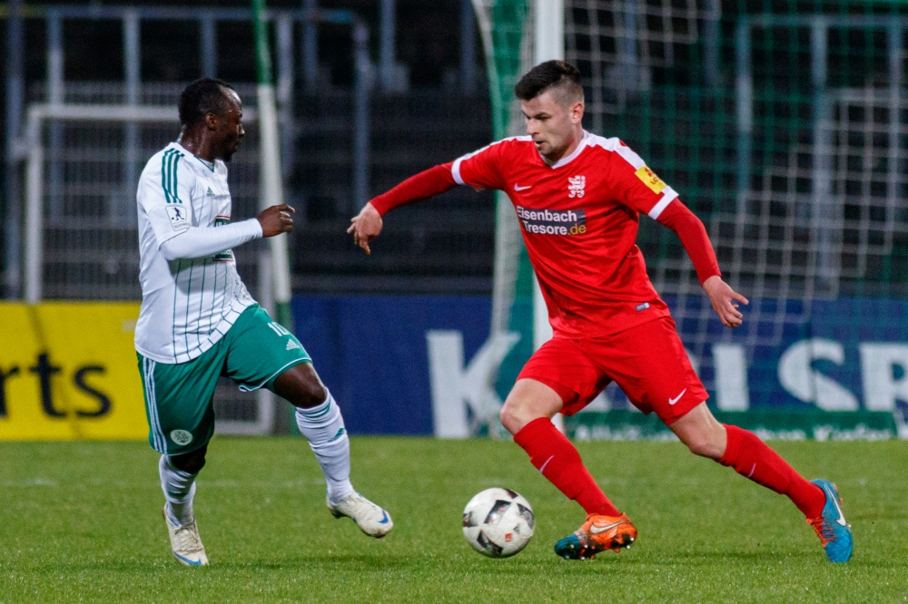 FC 08 Homburg - KSV Hessen Kassel; 17.03.2017; Fussball; Fussball; Regionalliga Südwest; 29. Spieltag; im Bild v.l.n.r.: Randy Edwini-Bonsu (FC 08 Homburg), Steven Rakk (KSV Hessen Kassel) 
Foto: Hedler