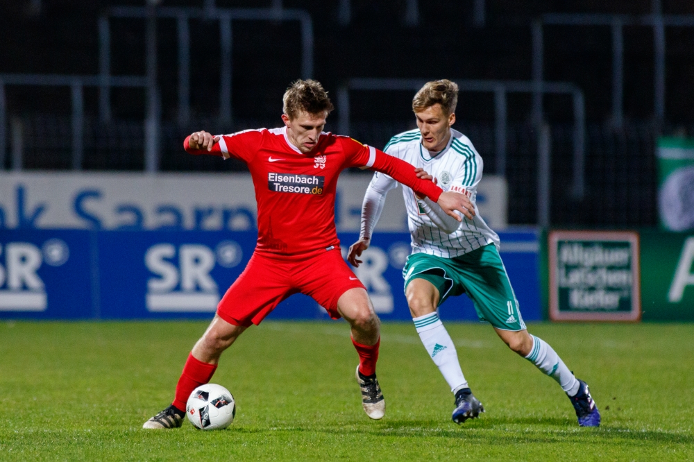 FC 08 Homburg - KSV Hessen Kassel; 17.03.2017; Fussball; Fussball; Regionalliga Südwest; 29. Spieltag; im Bild v.l.n.r.: Sergej Schmik (KSV Hessen Kassel), Tom Schmitt (FC 08 Homburg)
Foto: Hedler