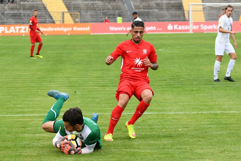 Lotto Hessenliga 2018/2019, KSV Hessen Kassel, VFB Ginsheim, Endstand 2:2, Nael Najjer (KSV Hessen Kassel)