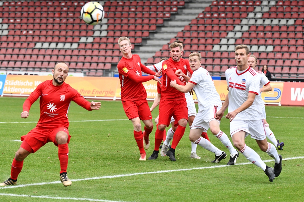 Lotto Hessenliga 2018/2019, KSV Hessen Kassel, FC Ederbergland, Endstand 4:1, Sergej Evljuskin (KSV Hessen Kassel), Brian Schwechel (KSV Hessen Kassel), Sebastian Schmeer (KSV Hessen Kassel)