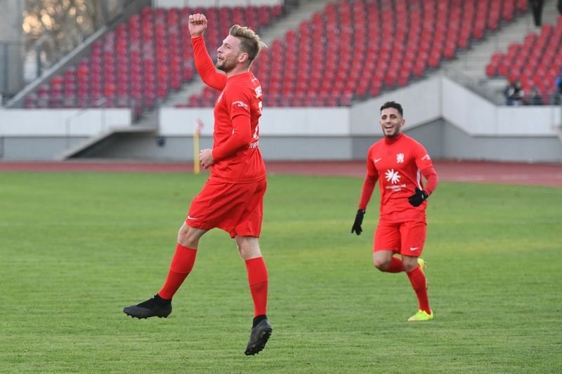 Lotto Hessenliga 2018/2019, KSV Hessen Kassel, FC Eddersheim, Endstand 3:0, Jubel zum 3:0, Sebastian Schmeer (KSV Hessen Kassel)