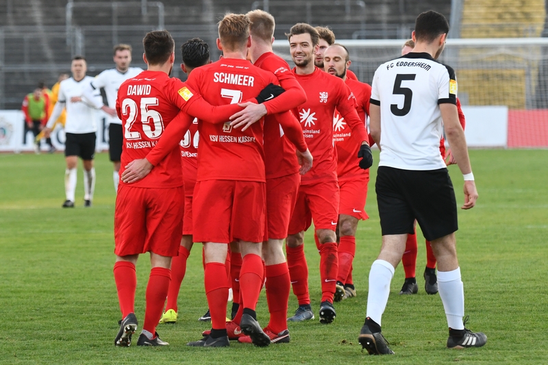 Lotto Hessenliga 2018/2019, KSV Hessen Kassel, FC Eddersheim, Endstand 3:0, Jubel zum 3:0