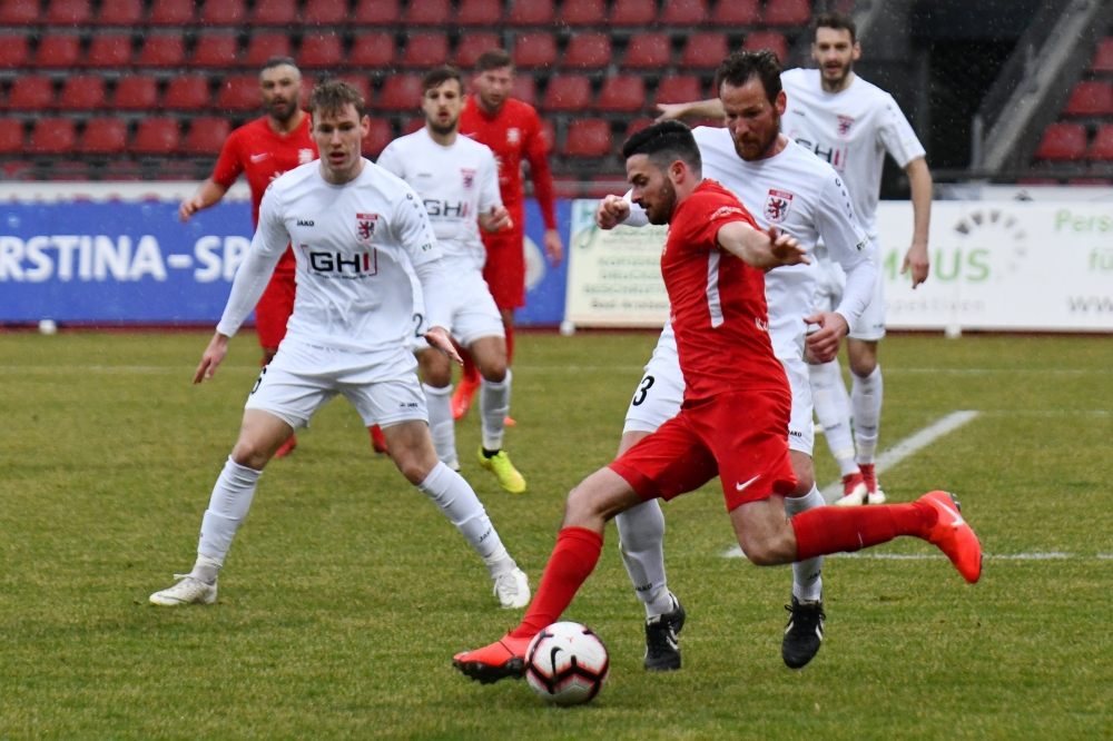 Lotto Hessenliga 2018/2019, KSV Hessen Kassel, FC Giessen, Endstand 0:0, Adrian Bravo Sanchez (KSV Hessen Kassel)