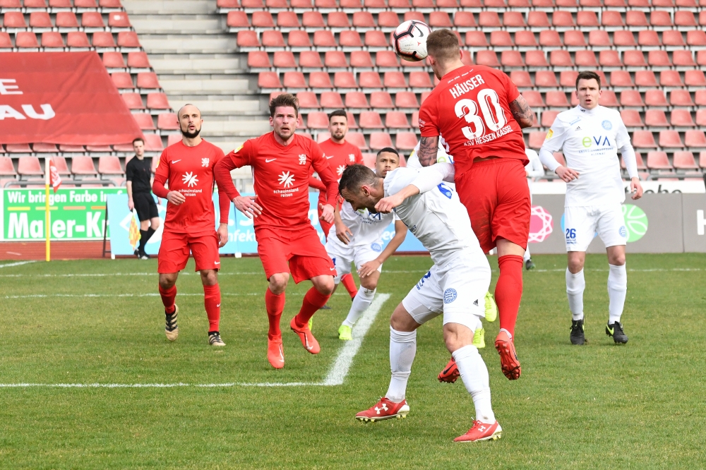 Lotto Hessenliga 2018/2019, KSV Hessen Kassel, FC Bayern Alzenau, Endstand 2:0, Jan-Philipp Häuser (KSV Hessen Kassel)