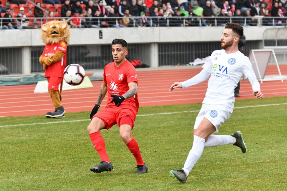 Lotto Hessenliga 2018/2019, KSV Hessen Kassel, FC Bayern Alzenau, Endstand 2:0, Nael Najjer (KSV Hessen Kassel)