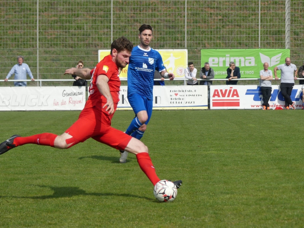 Lotto Hessenliga 2018/2019, VfB Ginsheim, KSV Hessen Kassel, Endstand 2:4, Ingmar Merle (KSV Hessen Kassel)