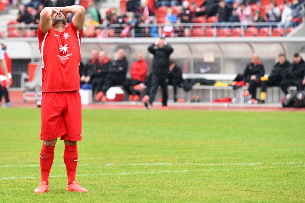 Lotto Hessenliga 2018/2019, KSV Hessen Kassel, SC Waldgirmes, Endstand 2:2, Mahir Saglik (KSV Hessen Kassel)