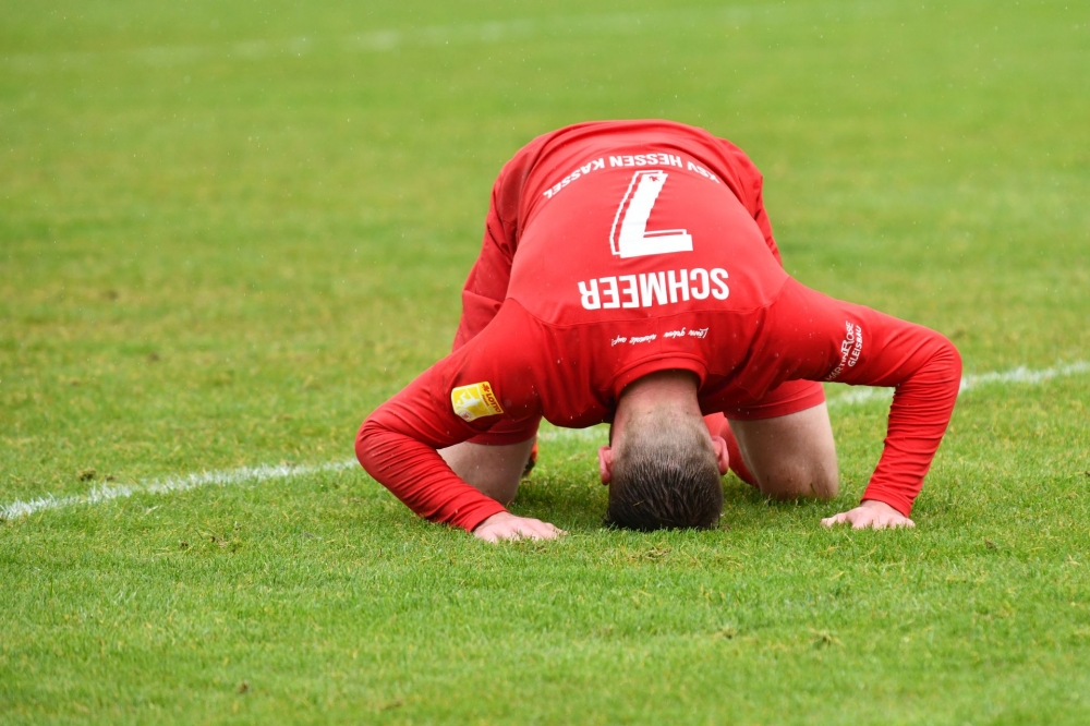 Lotto Hessenliga 2018/2019, KSV Hessen Kassel, SC Waldgirmes, Endstand 2:2, Sebastian Schmeer (KSV Hessen Kassel)