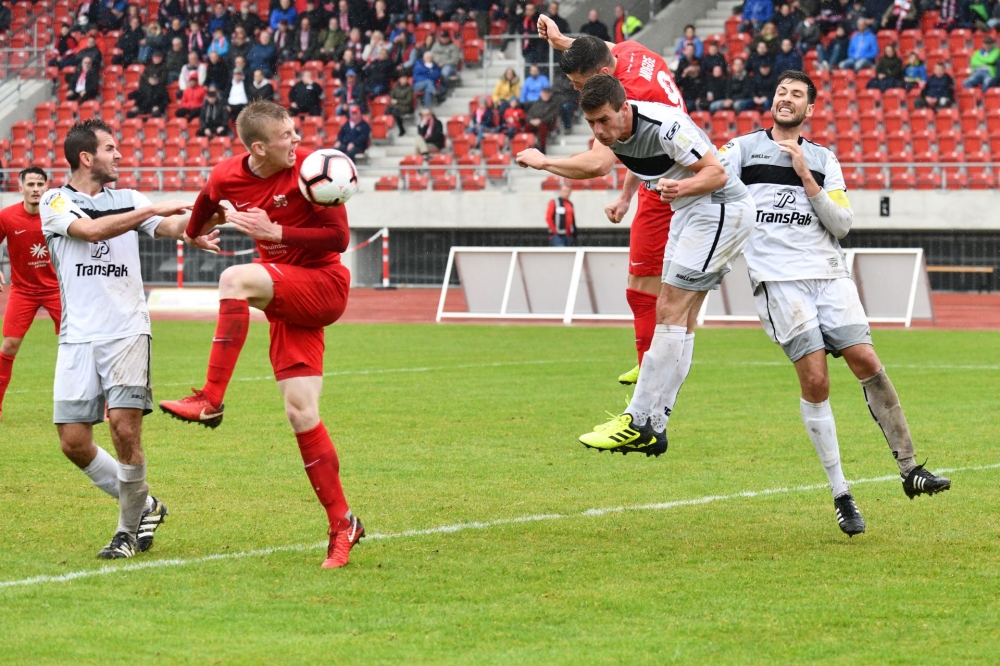 Lotto Hessenliga 2018/2019, KSV Hessen Kassel, SC Waldgirmes, Endstand 2:2, Brian Schwechel (KSV Hessen Kassel), Jon Mogge (KSV Hessen Kassel)