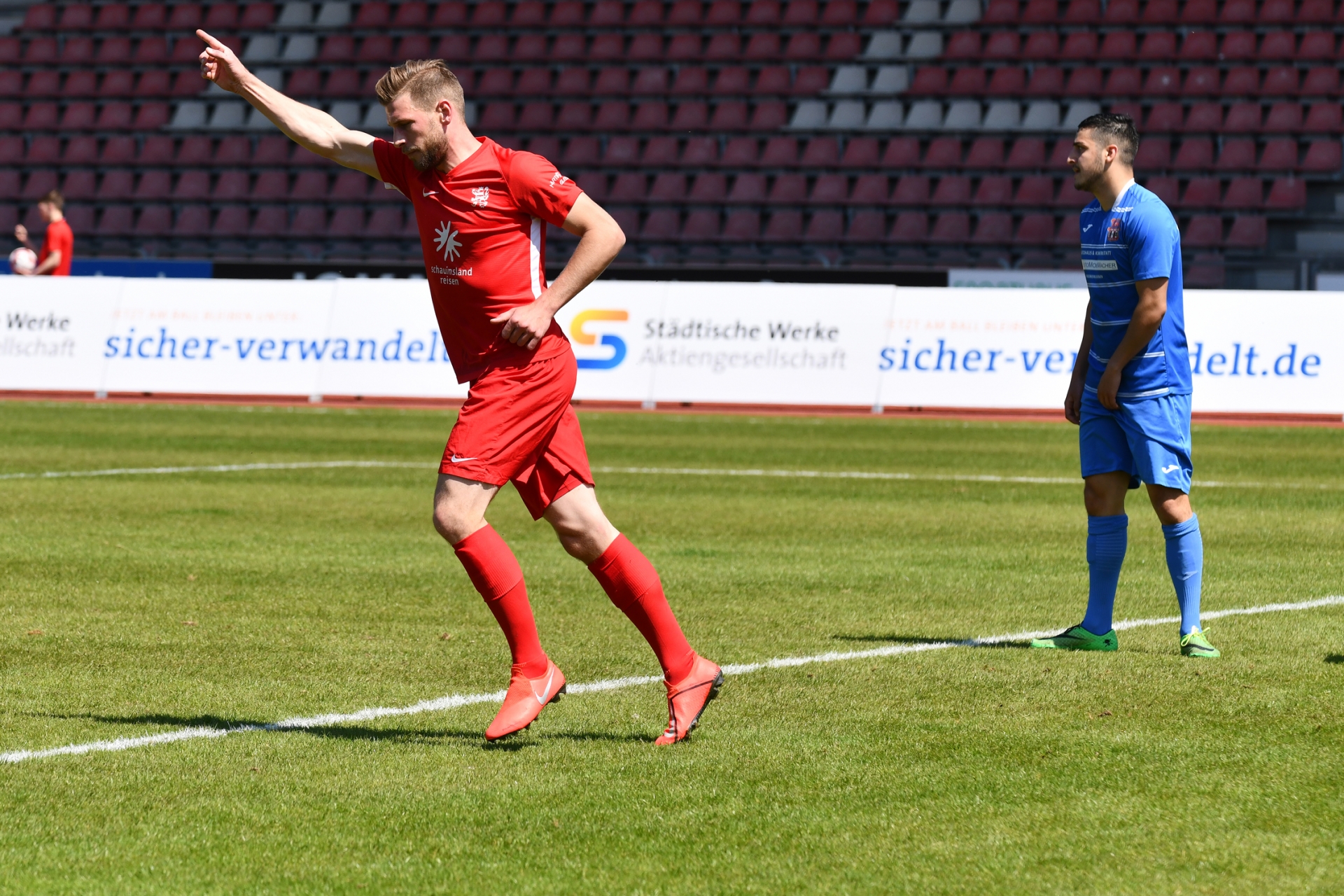 Lotto Hessenliga 2018/2019, KSV Hessen Kassel, Türk Gücü Friedberg, Endstand 4:0; Jubel zum 1:0, Sebastian Schmeer (KSV Hessen Kassel)