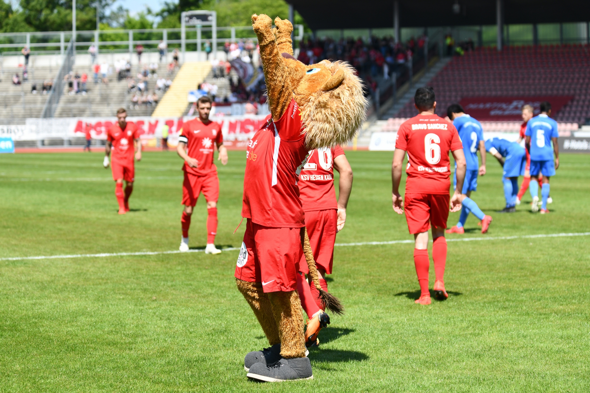 Lotto Hessenliga 2018/2019, KSV Hessen Kassel, Türk Gücü Friedberg, Endstand 4:0; Jubel zum 2:0