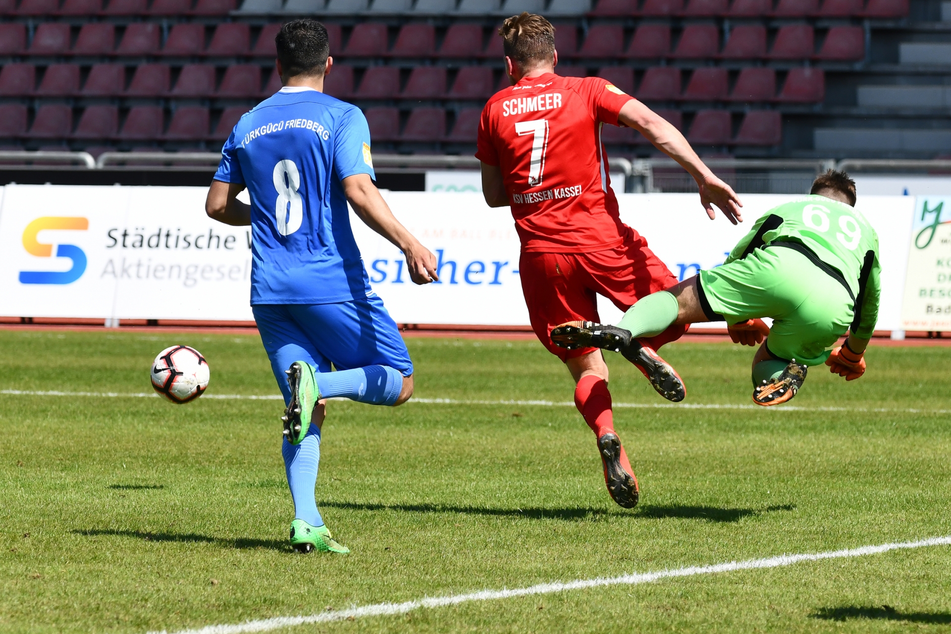 Lotto Hessenliga 2018/2019, KSV Hessen Kassel, Türk Gücü Friedberg, Endstand 4:0, Sebastian Schmeer (KSV Hessen Kassel)