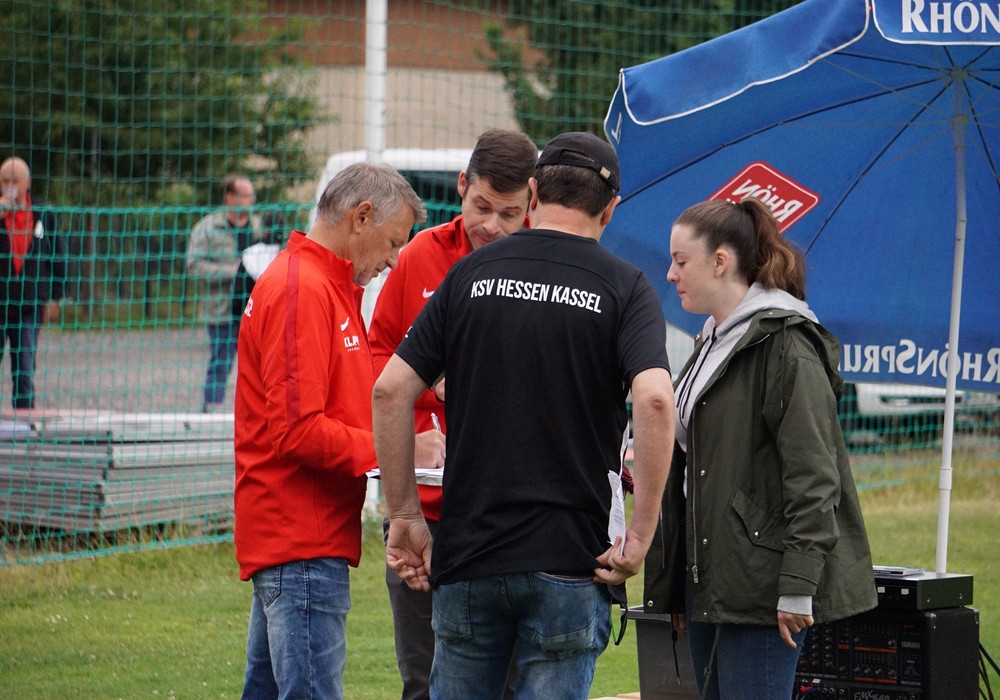 Mannschaftspräsentation und Spaßspiel gegen die Eishockeyjugend Kassel