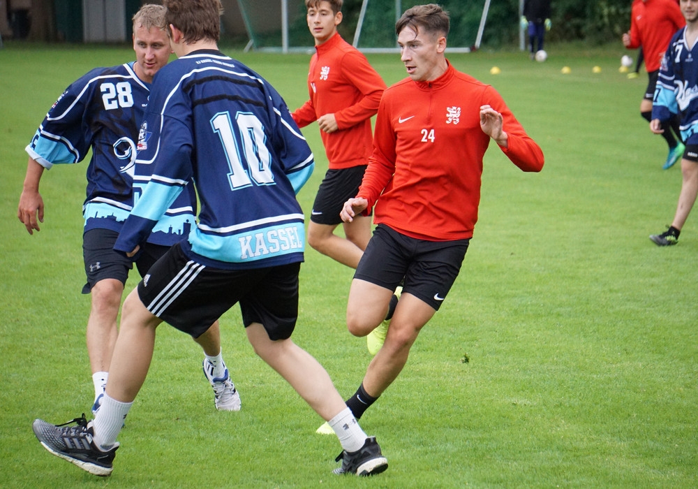 Mannschaftspräsentation und Spaßspiel gegen die Eishockeyjugend Kassel