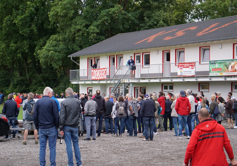 Mannschaftspräsentation und Spaßspiel gegen die Eishockeyjugend Kassel