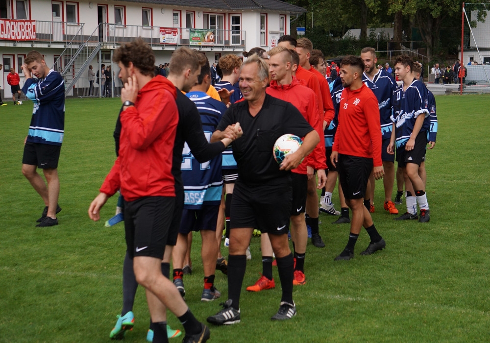 Mannschaftspräsentation und Spaßspiel gegen die Eishockeyjugend Kassel