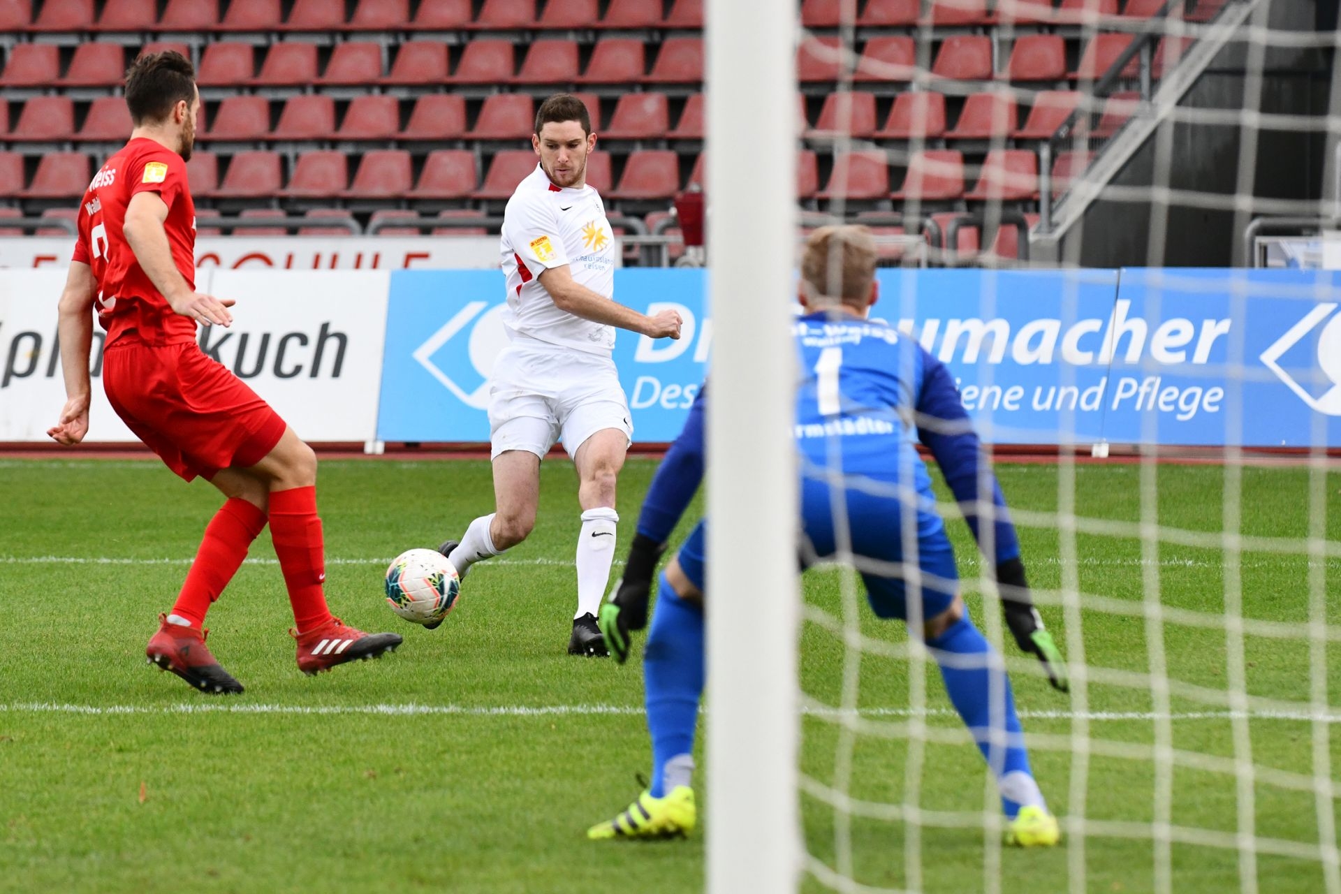 KSV Hessen Kassel, Rot-Weiss Walldorf, Endstand 4:0, Lukas Iksal (KSV Hessen Kassel)