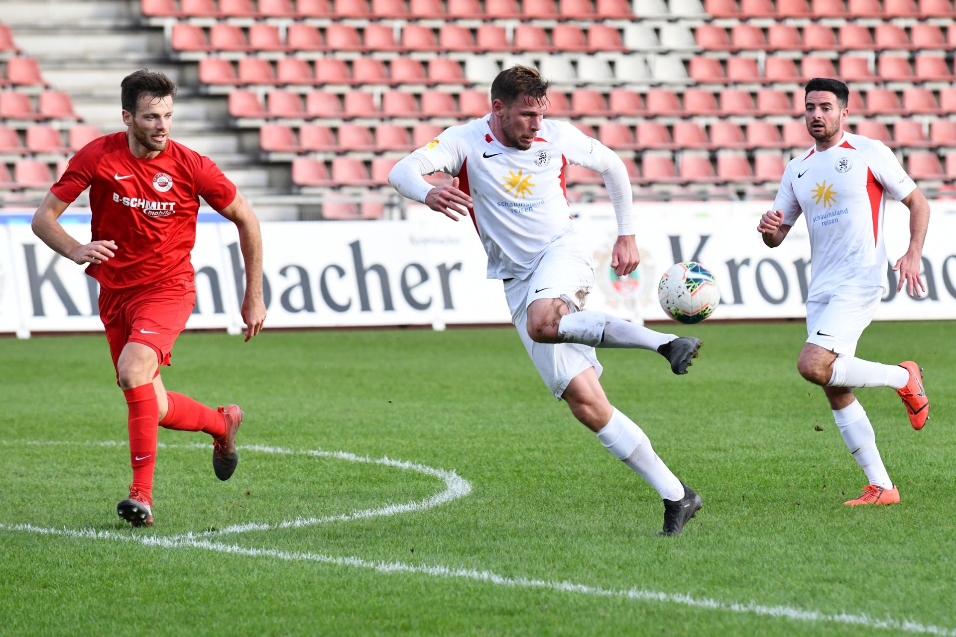 KSV Hessen Kassel, Rot-Weiss Walldorf, Endstand 4:0, Sebastian Schmeer (KSV Hessen Kassel), Adrian Bravo Sanchez (KSV Hessen Kassel)