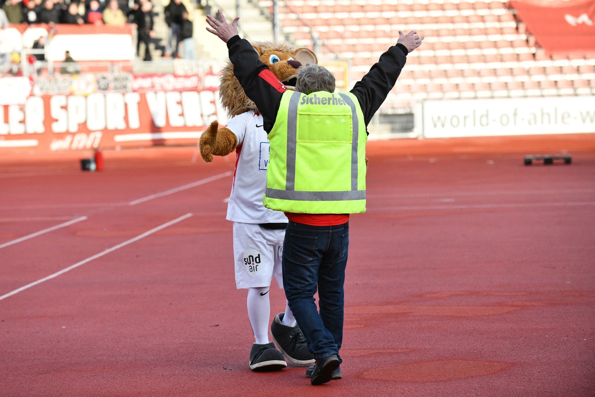 KSV Hessen Kassel, Rot-Weiss Walldorf, Endstand 4:0, Jubel, Totti