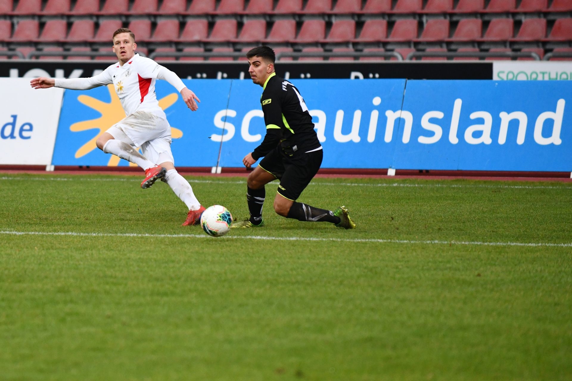 Lotto Hessenliga 2019/2020, KSV Hessen Kassel, FV Bad Vilbel, Endstand 6:1, Tim Philipp Brandner (KSV Hessen Kassel)