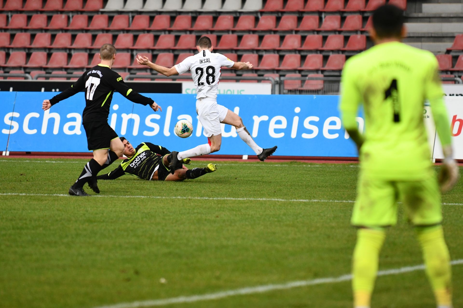 Lotto Hessenliga 2019/2020, KSV Hessen Kassel, FV Bad Vilbel, Endstand 6:1, Lukas Iksal (KSV Hessen Kassel)