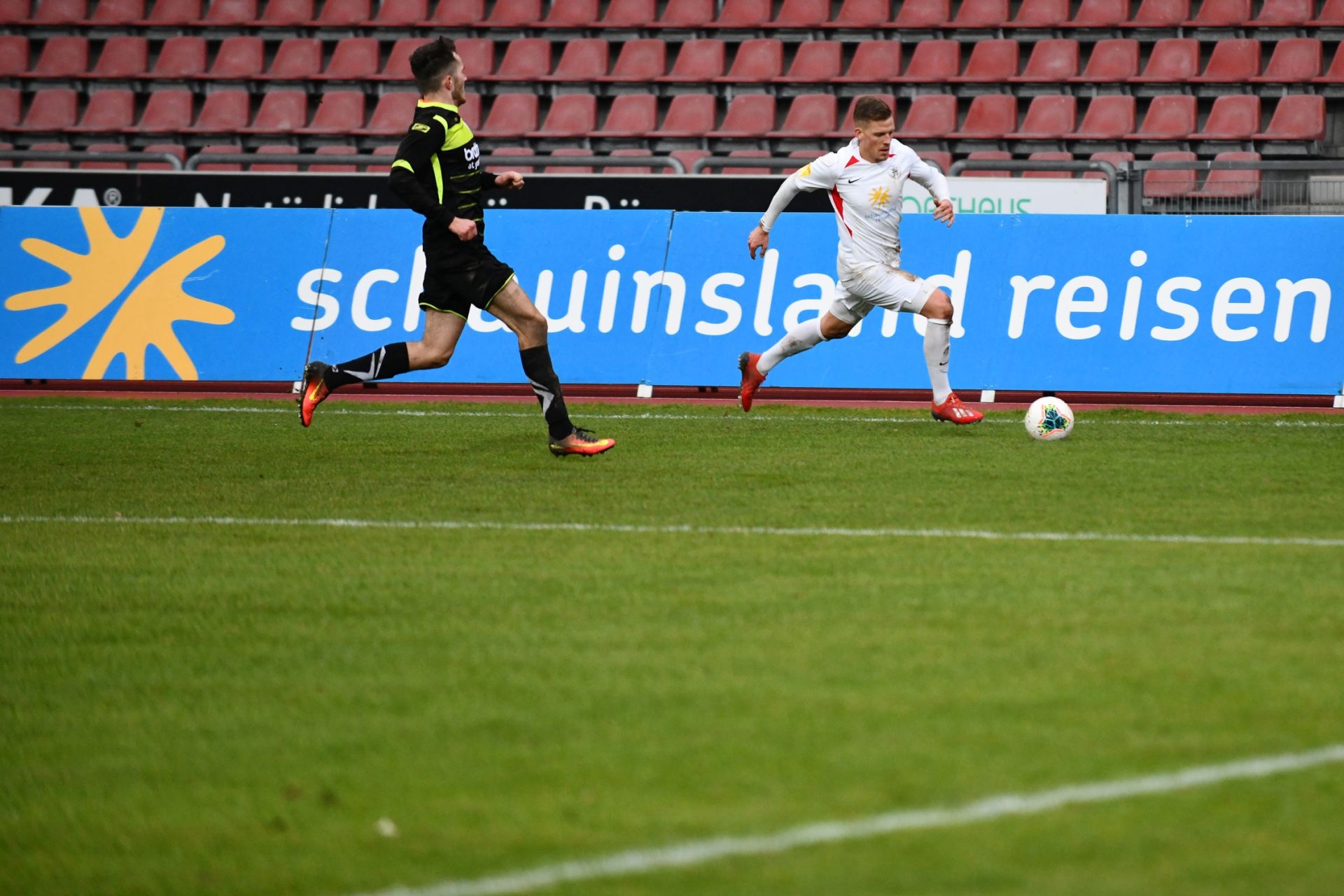 Lotto Hessenliga 2019/2020, KSV Hessen Kassel, FV Bad Vilbel, Endstand 6:1, Tim Philipp Brandner (KSV Hessen Kassel)