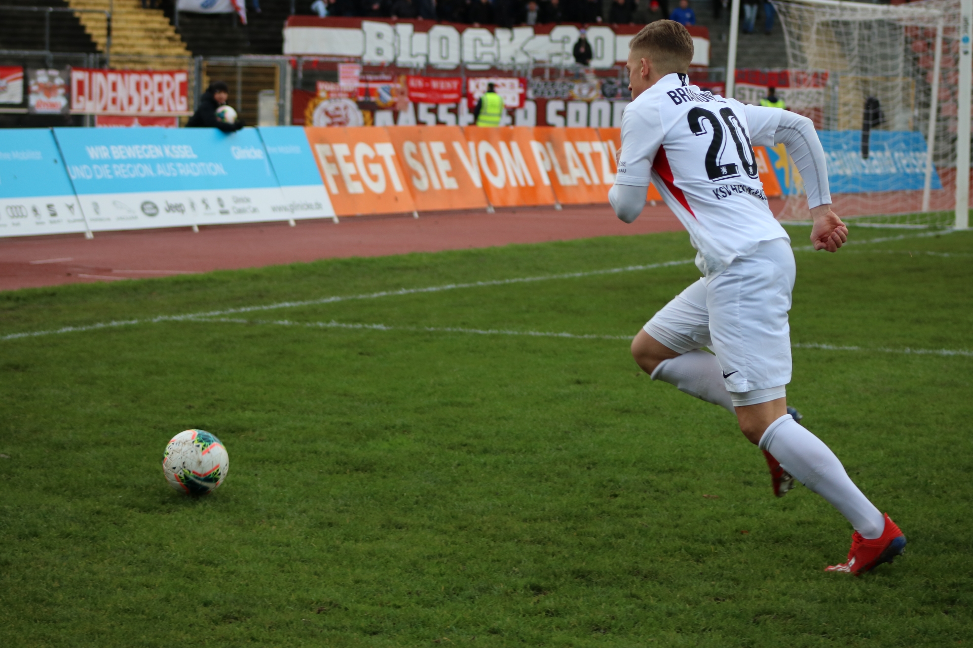 Lotto Hessenliga 2019/2020, KSV Hessen Kassel, FV Bad Vilbel, Endstand 6:1, Tim-Philipp Brandner (KSV Hessen Kassel)