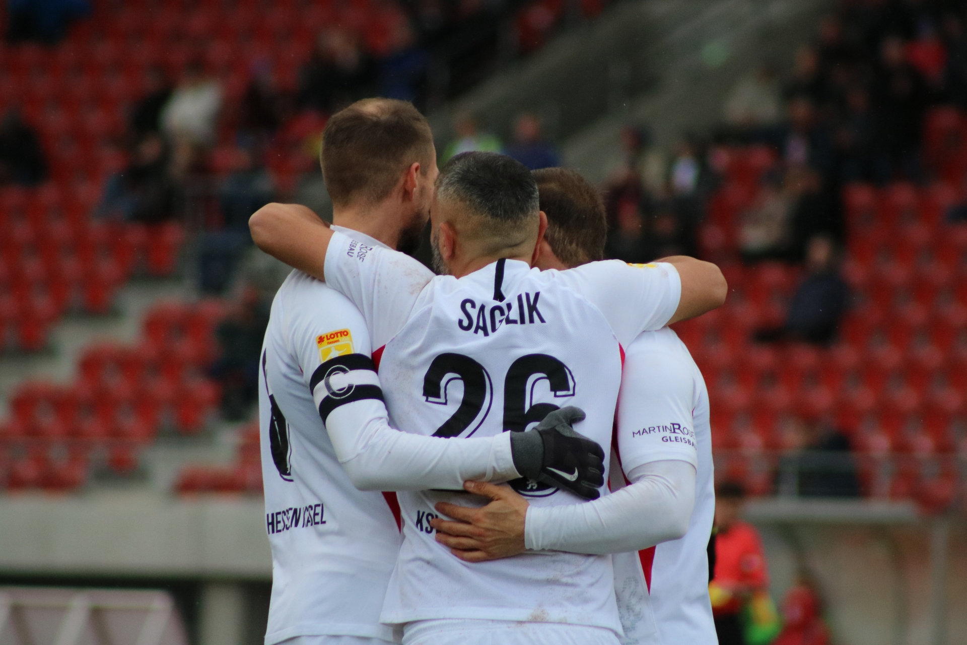 Lotto Hessenliga 2019/2020, KSV Hessen Kassel, FV Bad Vilbel, Endstand 6:1, Jubel zum 4:0 (KSV Hessen Kassel)