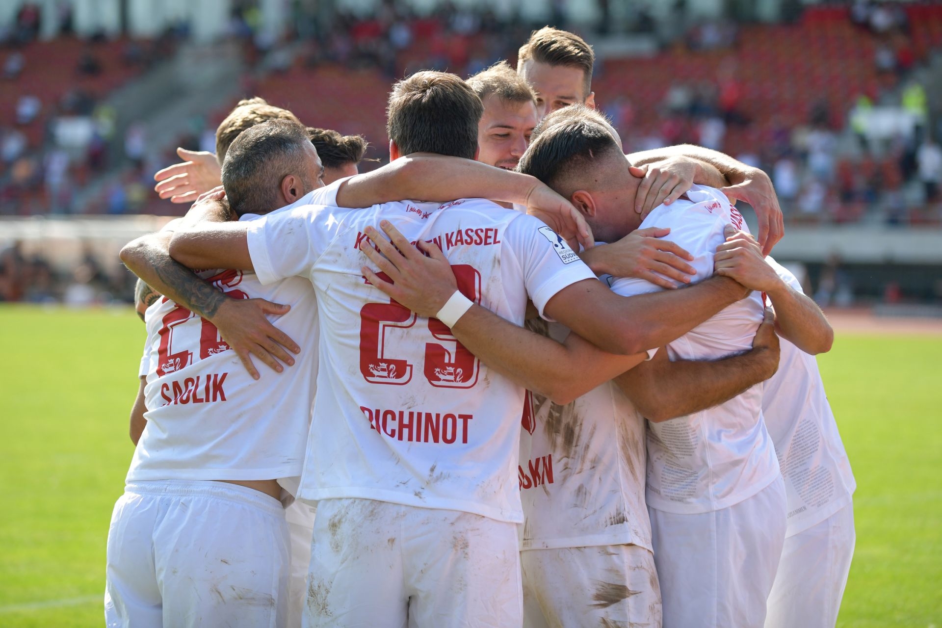 Regionalliga Südwest 2020/21, KSV Hessen Kassel, TSV Schott Mainz, Endstand 2:1, Jubel zum 1:0