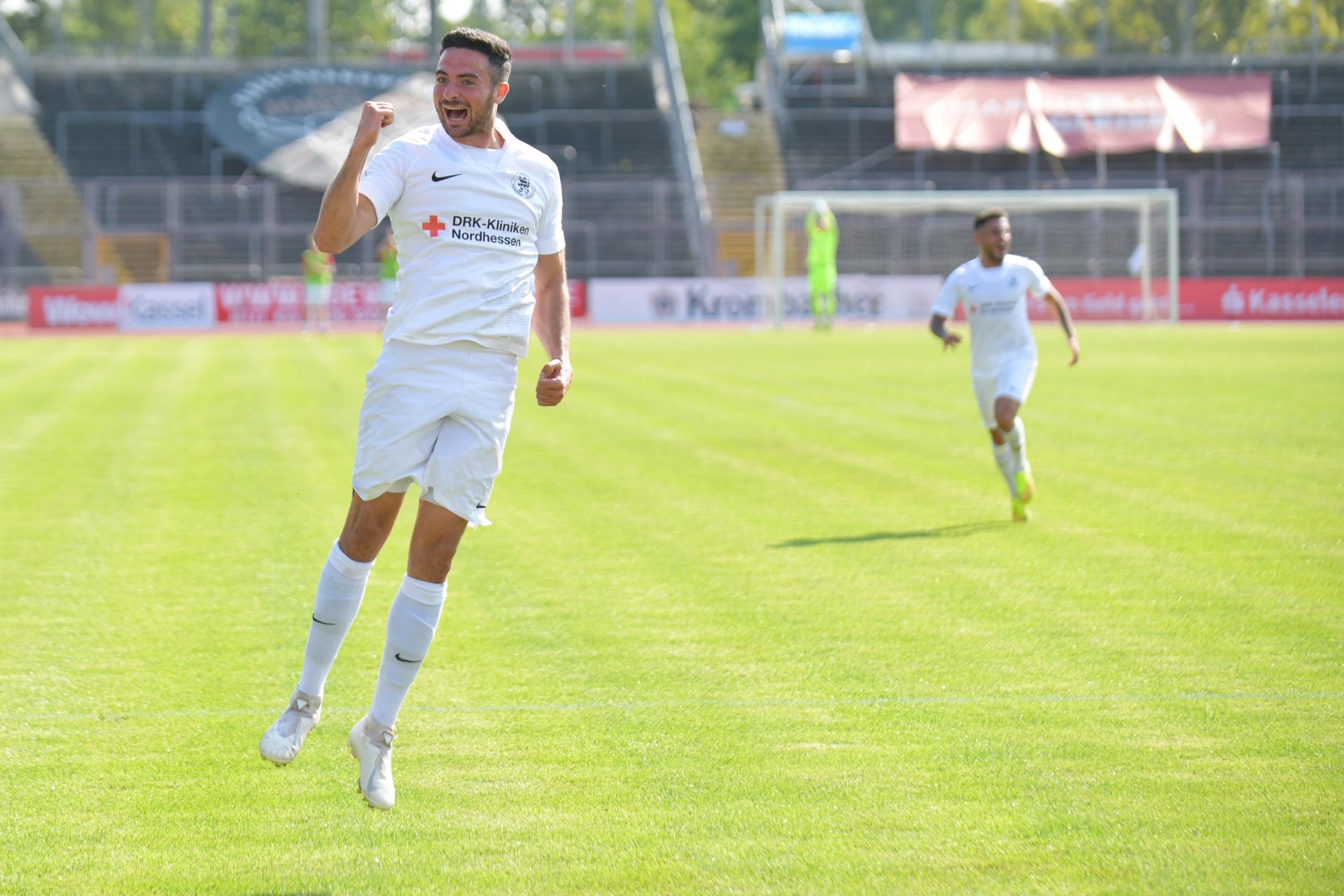 Regionalliga Südwest 2020/21, KSV Hessen Kassel, TSV Schott Mainz, Endstand 2:1, Jubel zum 2:0