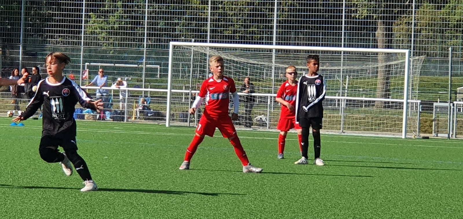 U10 weiss eigener Leistungsvergleich