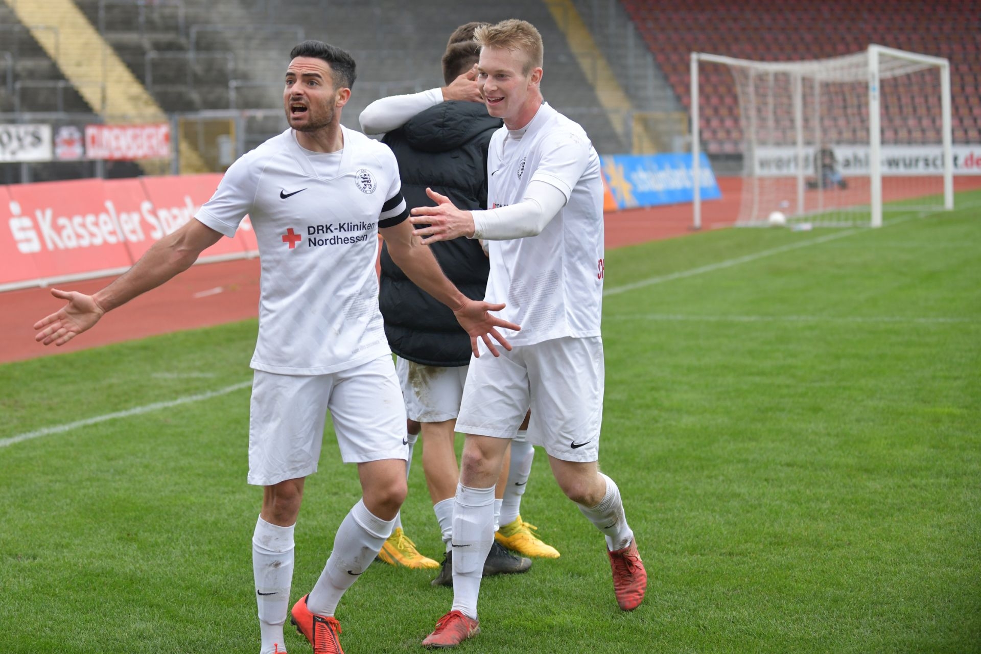 Regionalliga Südwest 2020/21, KSV Hessen Kassel, 1. FSV Mainz 05 II, Endstand 2:1, Jubel zum 2:0