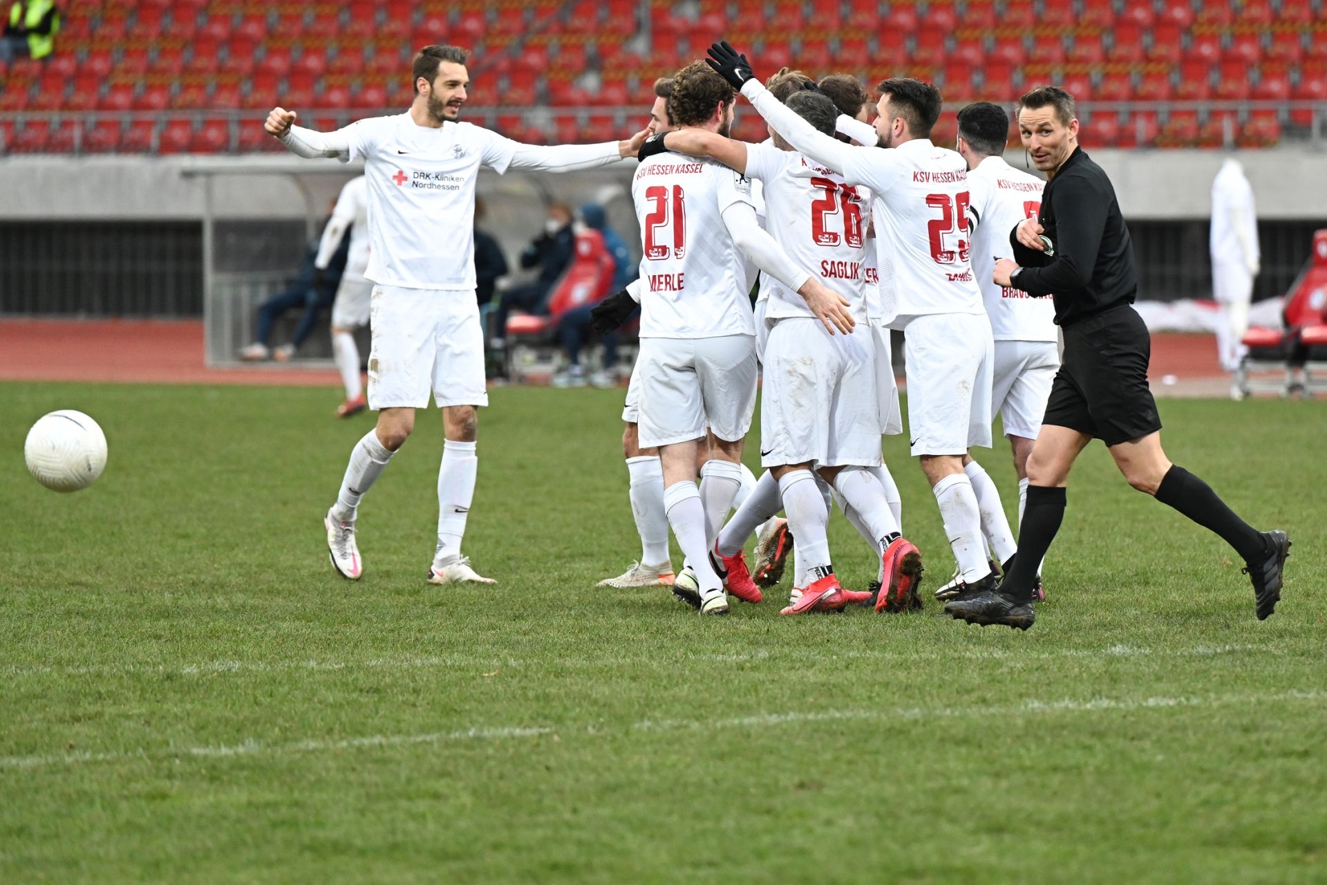 Regionalliga Südwest 2020/21, KSV Hessen Kassel, TSG Hoffenheim II, Endstand 2:2, Jubel zum 2:2