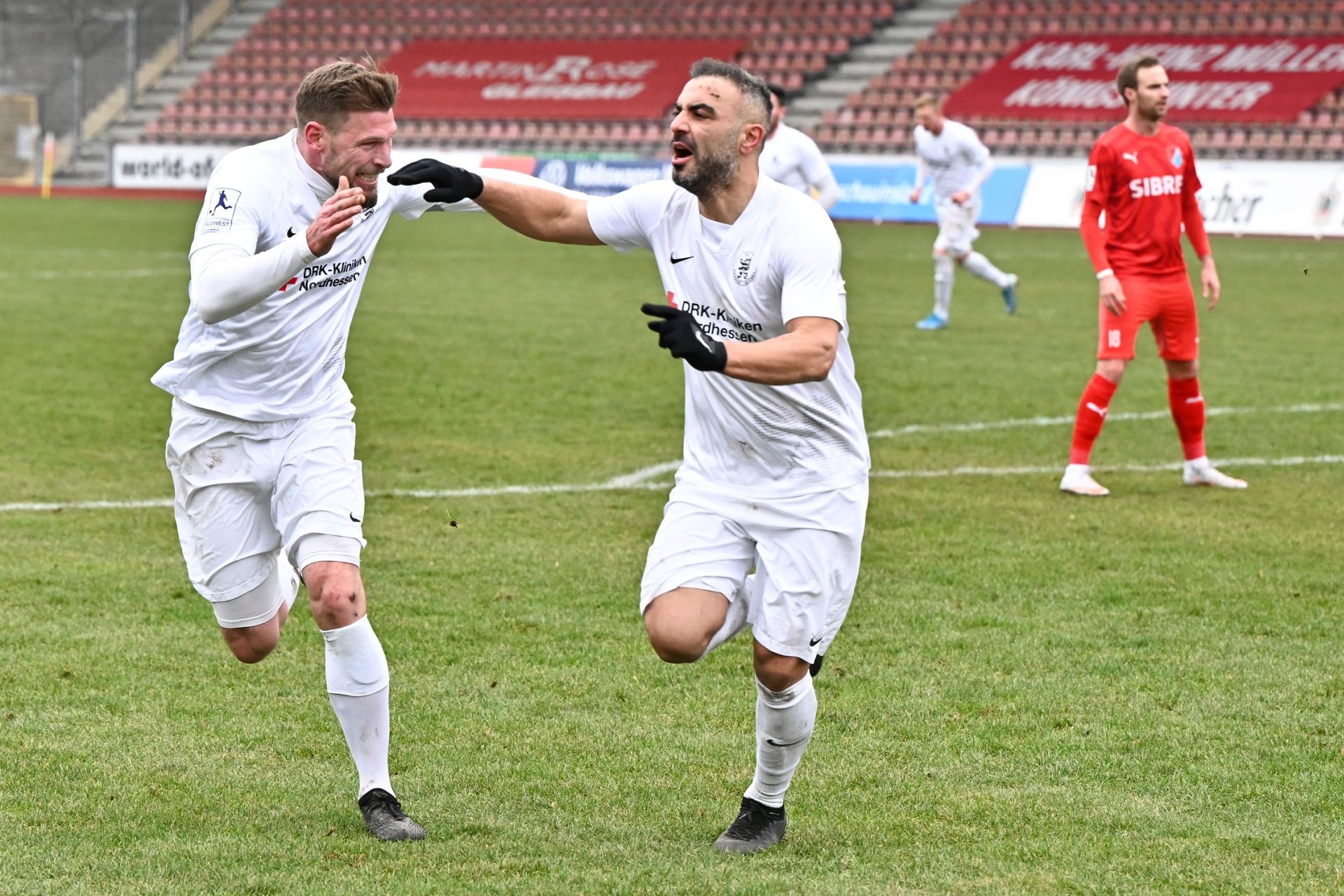 Regionalliga Südwest 2020/21, KSVHessen Kassel, TSV Steinbach Haiger, Endstand 2:1, Jubel zum 1:0